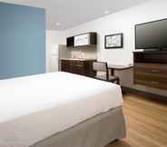 Bedroom 4 WoodSpring Suites Baltimore White Marsh - Nottingham