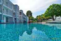 Swimming Pool Malibu Hua Hin by Puppap