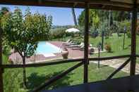 Swimming Pool Villa Camelia