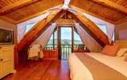 Bedroom 3 Abalone Lodges
