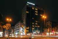 Exterior me and all hotel Dusseldorf, part of JdV by Hyatt