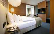 Bedroom 6 me and all hotel Dusseldorf, part of JdV by Hyatt