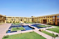 Swimming Pool Jaisalmer Marriott Resort & Spa