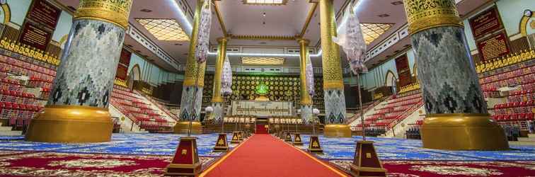 Lobby Mercure Yangon Kaba Aye