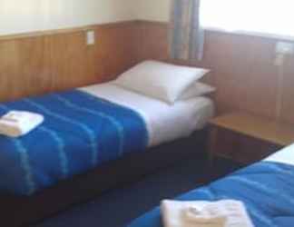 Bedroom 2 Otaki Motel