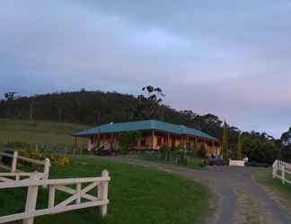 Exterior 2 Ambience on Huon B&B