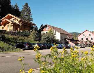 Exterior 2 Logis Hôtel Les Chatelminés