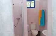 In-room Bathroom 2 Vista Jaga Bay Resort