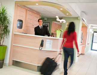 Lobby 2 ibis budget Lyon Caluire Cite Internationale