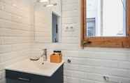 In-room Bathroom 5 Urban District Apartments - Barcelona Smart Vintage