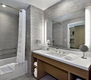 In-room Bathroom 7 JB Duke Hotel