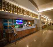 Lobby 3 Ala Moana Hotel by AirPads