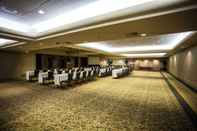 Functional Hall Ala Moana Hotel by AirPads