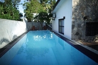 Swimming Pool Villa Pinnawala