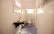 In-room Bathroom 5 Hotel Ashish Palace