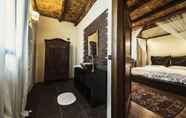 Bilik Tidur 4 Relais Villa Gozzi B&B