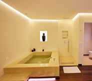 Toilet Kamar 4 Beija Flor Exclusive Hotel & Spa