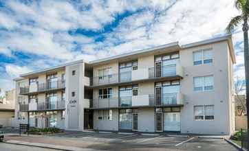 Exterior 4 Glenelg Holiday Apartments