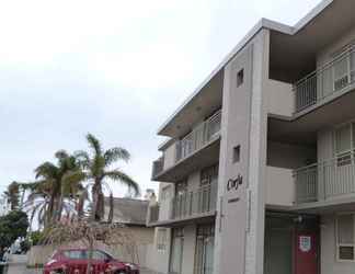 Exterior 2 Glenelg Holiday Apartments