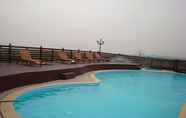 Swimming Pool 7 Khach san Hoang Gia Bac Ninh