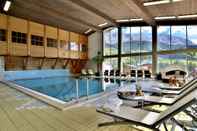 Swimming Pool Hotel Serena