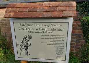 Bangunan 4 Sandhurst Farm Forge