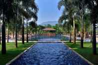 Swimming Pool Radisson Blu Plaza Resort & Convention Centre Karjat