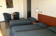 Bedroom 3 Hotel 90