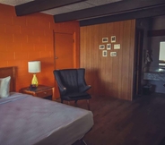 Bedroom 6 Starved Rock Motor Inn Travelodge by Wyndham