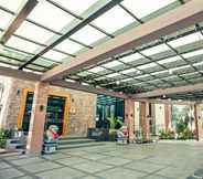 Lobby 4 Laguna Hotel