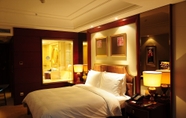 Bedroom 7 Dalian Dynasty International Hotel