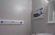 In-room Bathroom 7 North Rustico Harbour Inn
