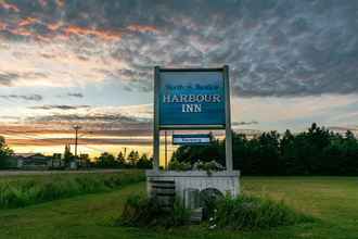 Bangunan 4 North Rustico Harbour Inn