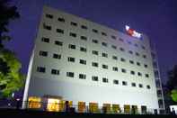 Luar Bangunan Red Fox Hotel Chandigarh