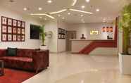 Lobby 3 Red Fox Hotel Chandigarh