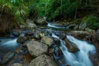 สระว่ายน้ำ Ramboda Falls Hotel