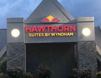 Exterior 2 Hawthorn Suites by Wyndham Columbia