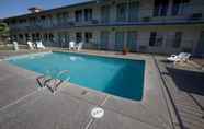 Swimming Pool 5 Rosedale Inn