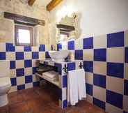 In-room Bathroom 3 Hotel Rural La Torre de Bisjueces