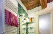 In-room Bathroom 6 Loft Ventaglieri by Wonderful Italy