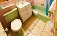 In-room Bathroom 5 AC Suites NJ