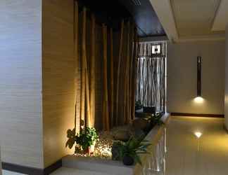 Lobby 2 D' Hotel and Suites