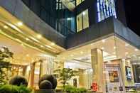 Luar Bangunan D' Hotel and Suites