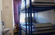 Kamar Tidur 2 Saint James Backpackers