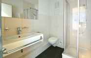 In-room Bathroom 4 SKYAPPART Merseburg