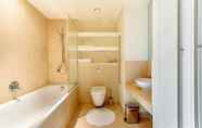 Toilet Kamar 3 NY-LON Corporate Apartments