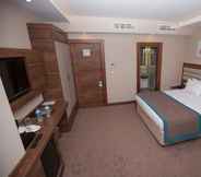 Bedroom 3 Guler Park Hotel