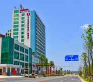 Exterior 7 Ramada Plaza Changsha East