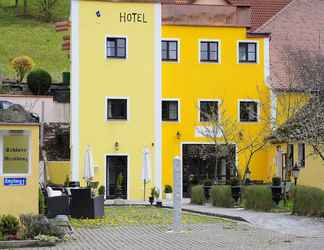 Exterior 2 Hotel Schlossresidenz Heitzenhofen