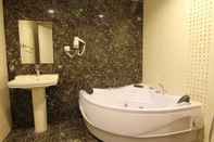 In-room Bathroom Rwaq Al Salam Hotel - Buraydah